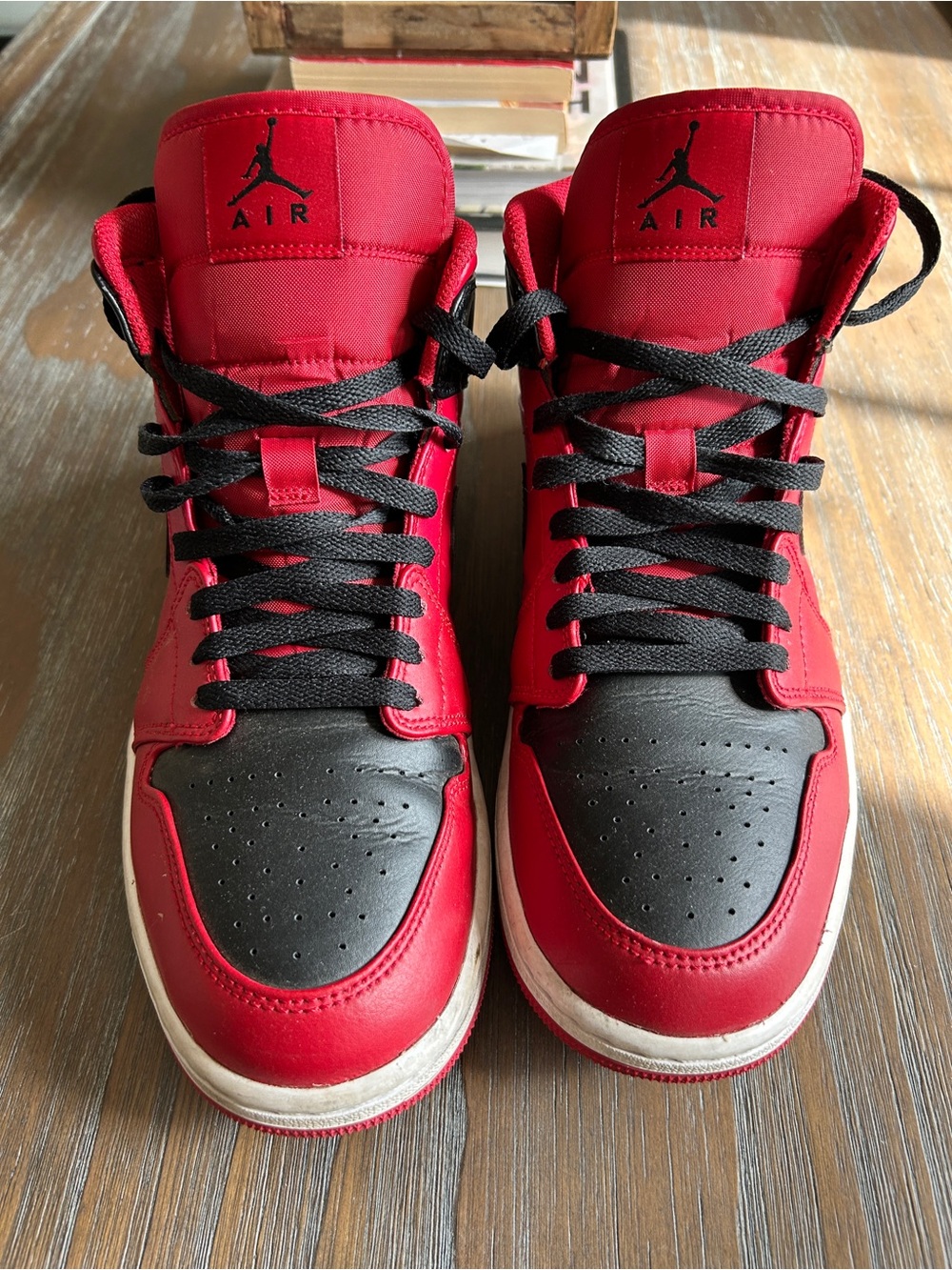 Air Jordan 1 Mid Reverse Bred Gym Red Black Sneakers Men's 9.5 - Picture 3 of 8